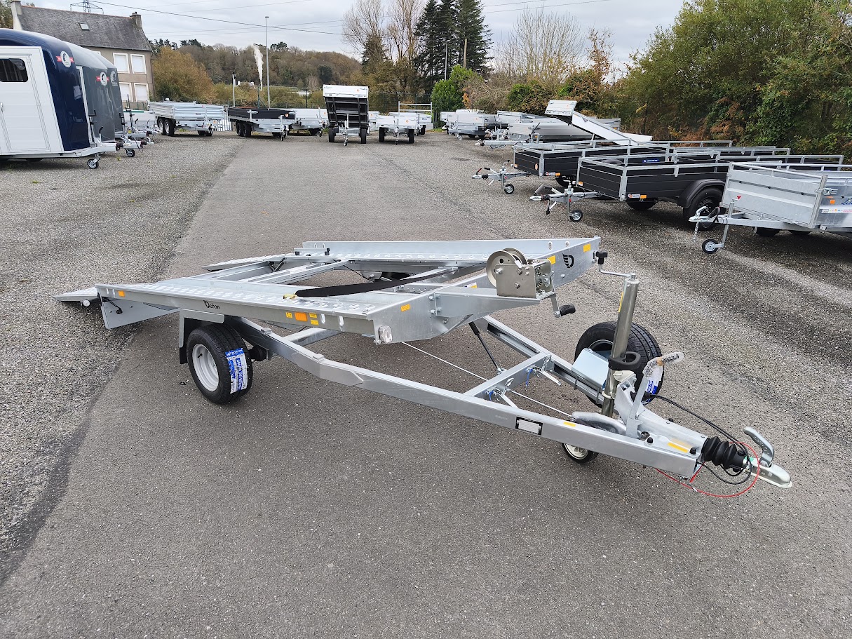 REMORQUE-PORTE-MINI-VOITURE-ROADSTER-AUTO-PTAC-1300-Kg-1-essieu-freinee-basculante-ROADSTER-AUTO-2 ROADSTER AUTO MINI-AUTOTRAILER, 1300 kg zulässiges Gesamtgewicht, 1 Achse, gebremst, kippbar – Image 1