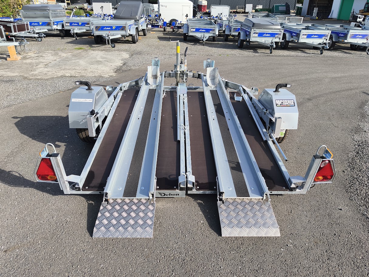 ROADSTER-MOTO-2-PLACES-BASCULANT-PTAC-750-1300-KG-DEBON-RODSTER-MOTO-2-1 DEBON Zweisitzer-Motorrad-Roadster, neigbar, zulässiges Gesamtgewicht 750 bis 1300 kg – Image 1
