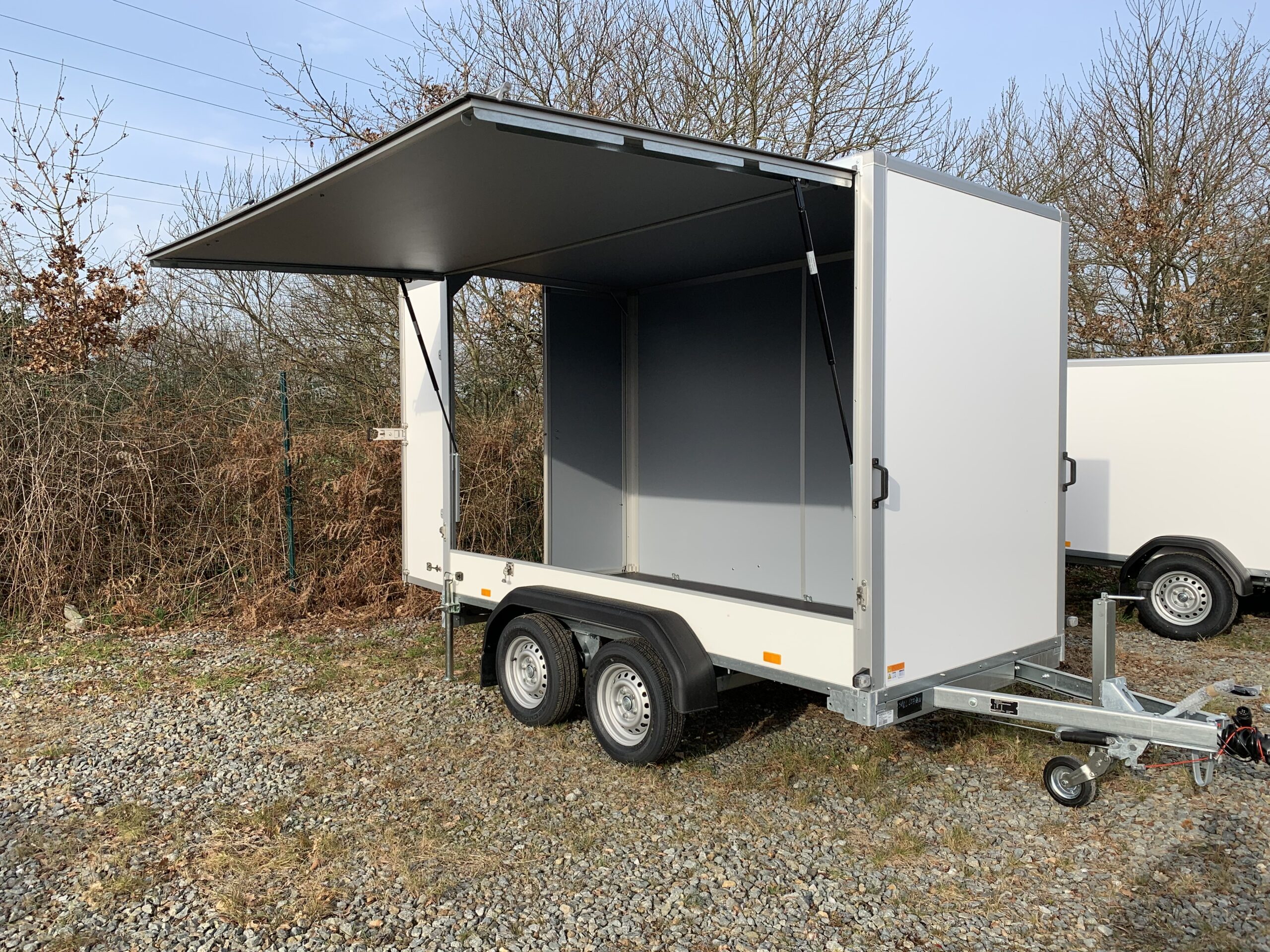Remorque-fourgon-en-bois-SARIS-FW2000-2-essieux-roue-9 SARIS Holz-Kastenanhänger - FW2000 - 2 Achsen mit Außenrädern - zulässiges Gesamtgewicht: 2000 kg - 306x154xH180 – Image 1