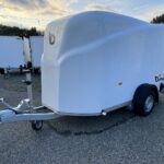 DEBON CARGO 1300 Kastenwagenanhänger, weiß, Polyester - zulässiges Gesamtgewicht: 1300 kg - 295 x 152 x 170 cm