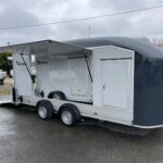 Roadster 1000 Aluminium-Kastenanhänger + 2 seitliche Heckklappen - 4,97 x 2,02 m zulässiges Gesamtgewicht 3500 kg 2 Pullman-Bremsachsen