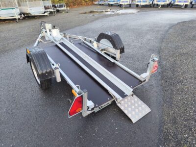 Remorque-porte-moto-basculante-DEBON-ROADSTER-MOTO-1-place-1-essieu-PTAC-750-KG-ROADSTERMOTO1V2-1