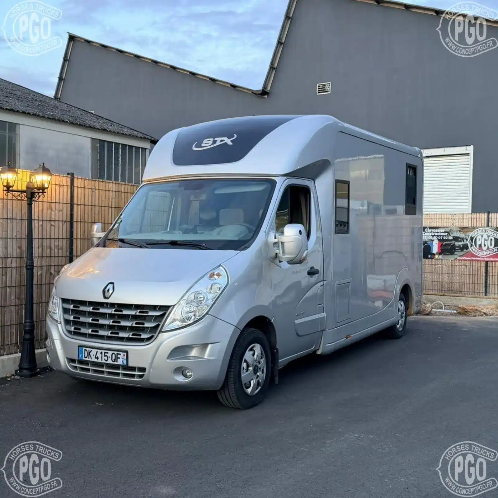 camion-chevaux-vl-renault-master-stx-2012-1 Gebrauchter Renault Master STX Pferdeanhänger/Leichttransporter – Baujahr 2014 – 150 PS – Image 1