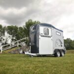 Pferdeanhänger CHEVAL LIBERTE - TOURING COUNTRY - Frontrampe - 2 Achsen - 2 Boxen - zulässiges Gesamtgewicht 1400-2600 kg
