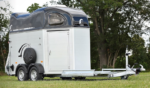 HIPPOMOBILE Pferdetransporter – CHEVAL LIBERTE – 2 Achsen – 2 Boxen – zulässiges Gesamtgewicht 2600 kg – 315 x 167 x H230 cm