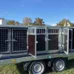 EDUARD Pritschenanhänger mit 2-Kammer-Hundebox